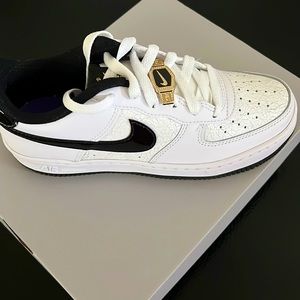 NEW Nike Air Force 1 LVS